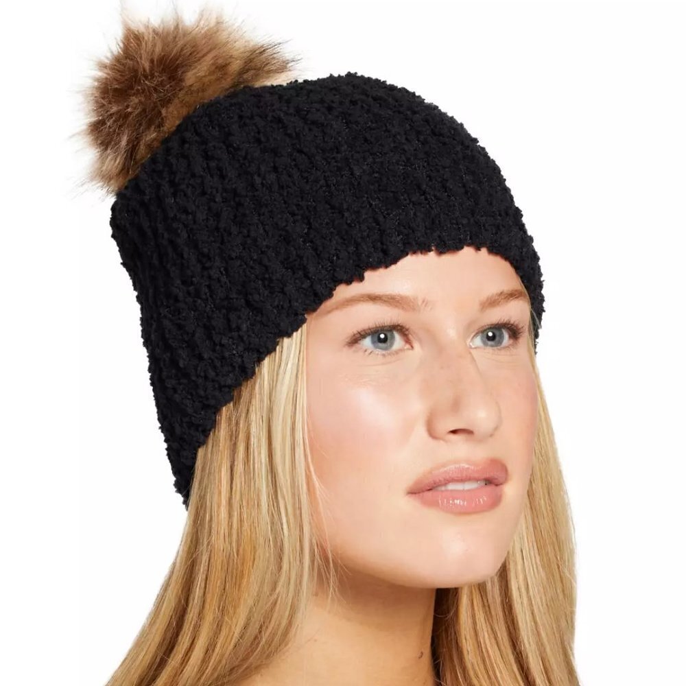 NWT Northeast Outfitters Cozy Cabin Popcorn Pom Black Winter Beanie